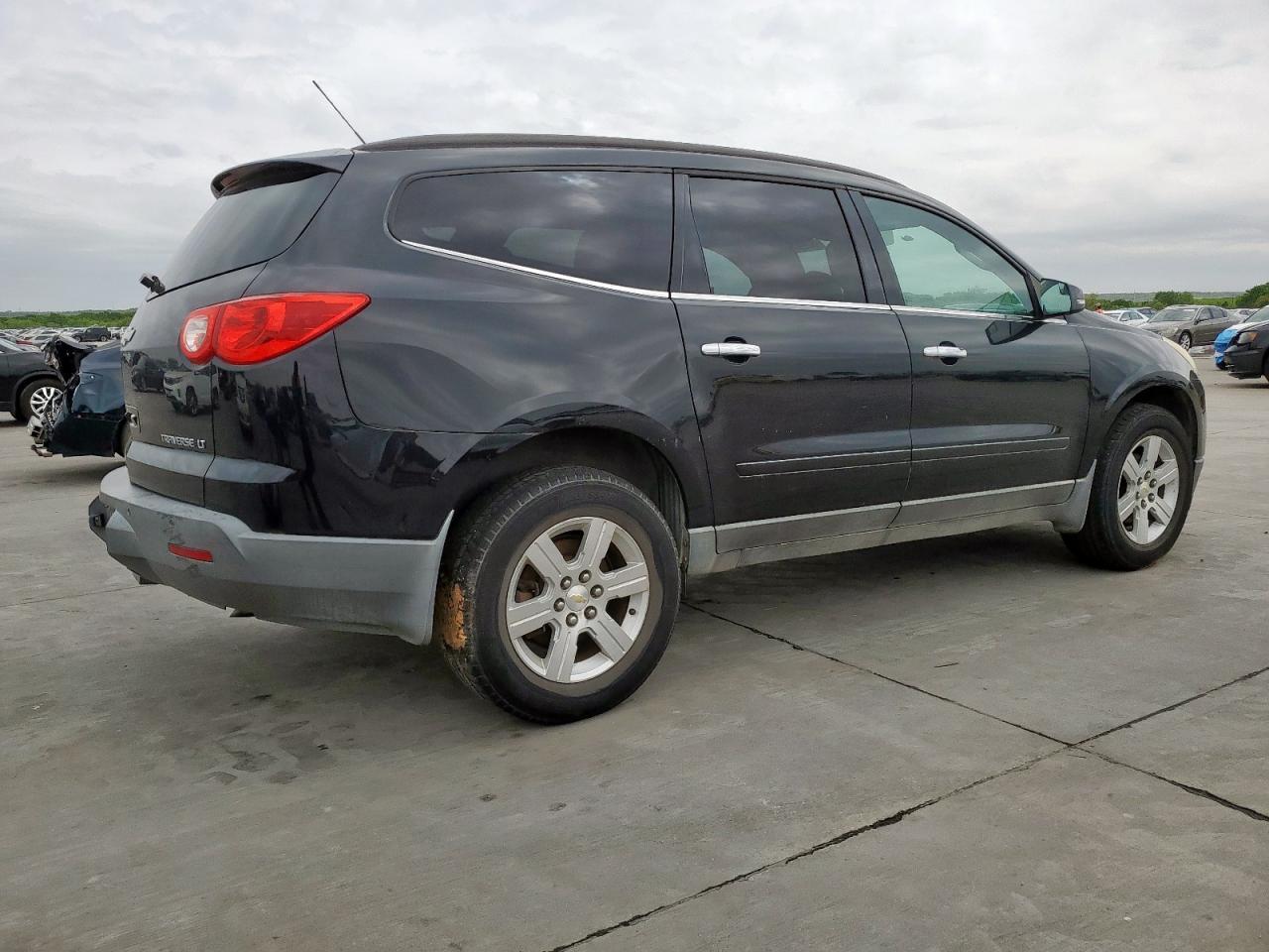 2011 CHEVROLET TRAVERSE L - Image 3