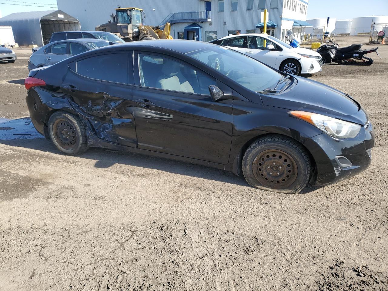 2013 HYUNDAI ELANTRA GL - Image 4