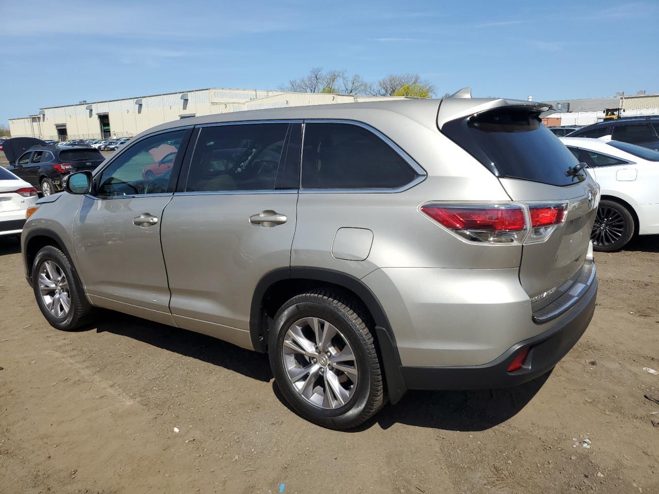 2015 TOYOTA HIGHLANDER - Image 2