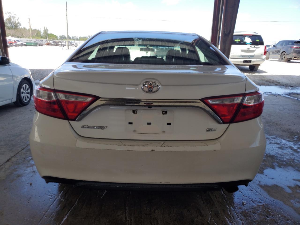 2016 TOYOTA CAMRY LE - Image 6
