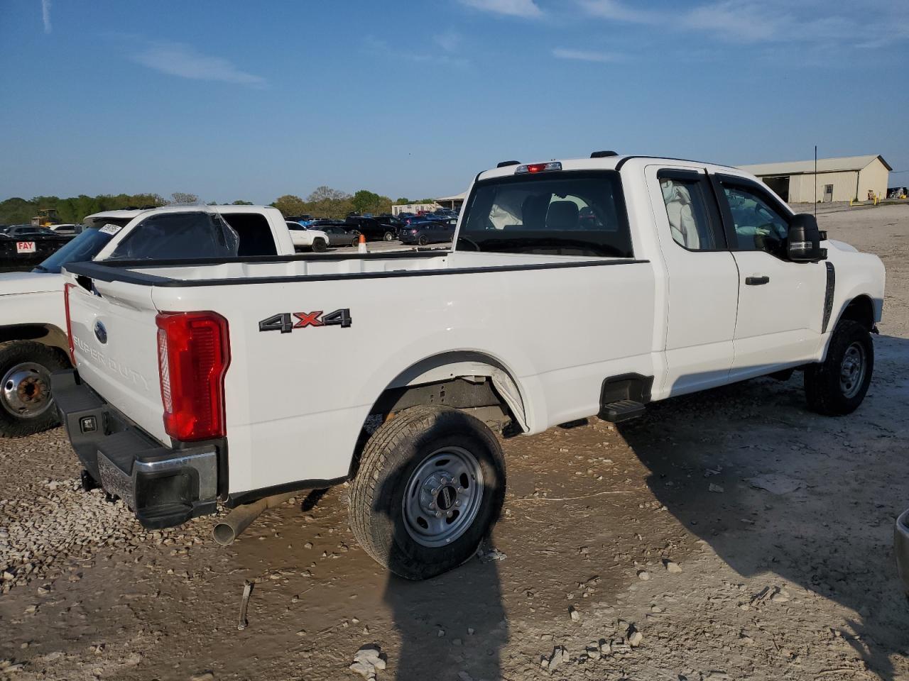 2024 FORD F250 SUPER - Фото 3
