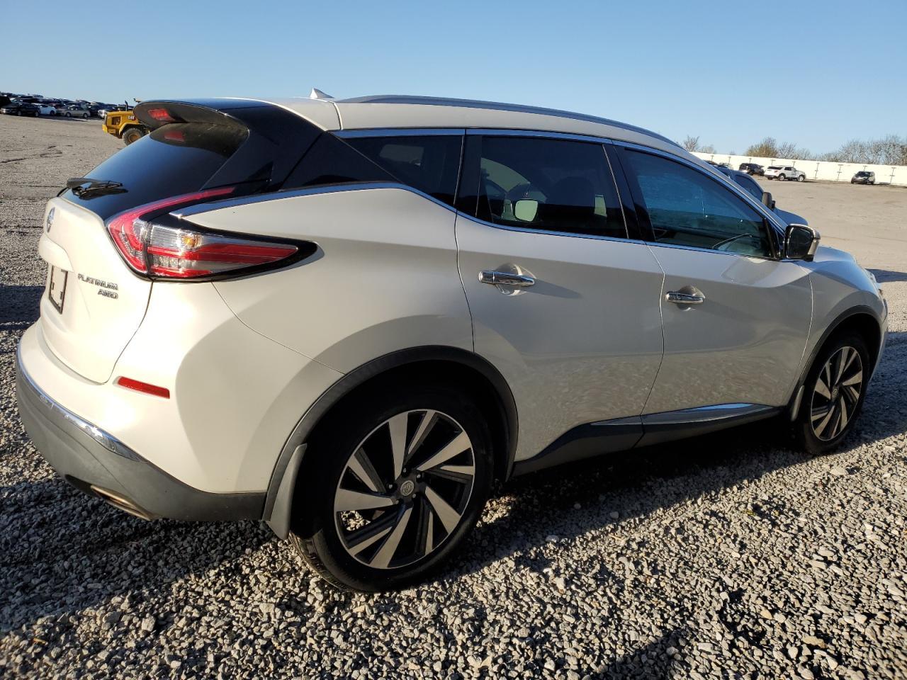 2015 NISSAN MURANO S - Image 3