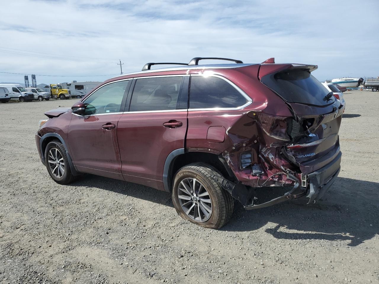 2018 TOYOTA HIGHLANDER - Image 2
