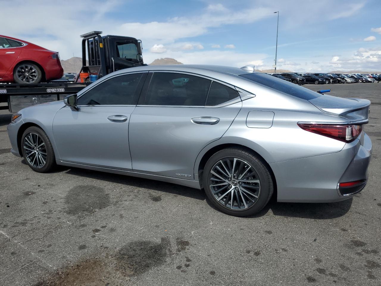 2022 LEXUS ES 300H BA - Image 2