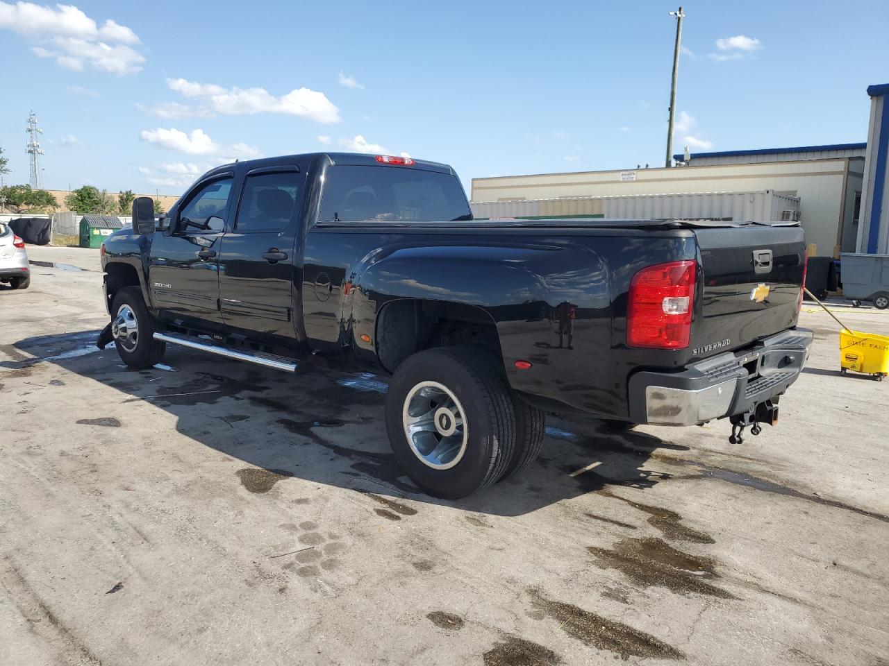 2013 CHEVROLET SILVERADO - Image 2
