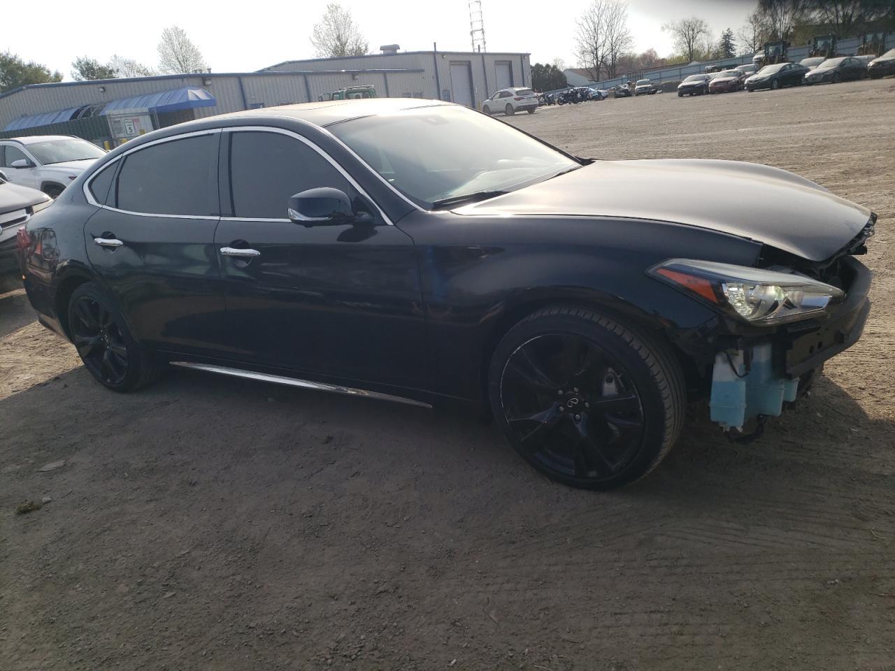 2017 INFINITI Q70L 5.6 - Image 4
