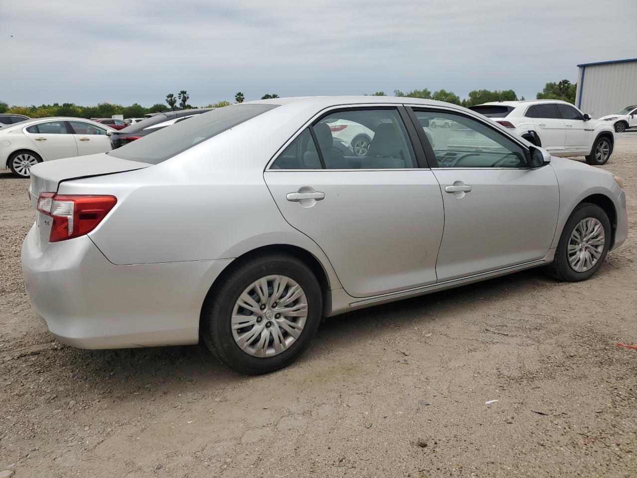 2014 TOYOTA CAMRY L - Image 3