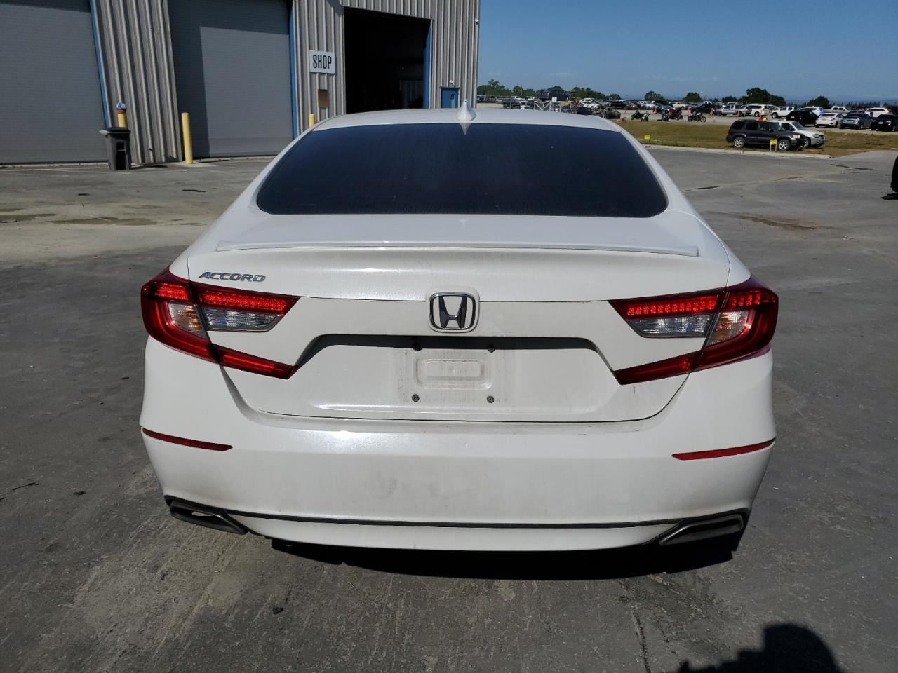 2018 HONDA ACCORD LX - Image 6