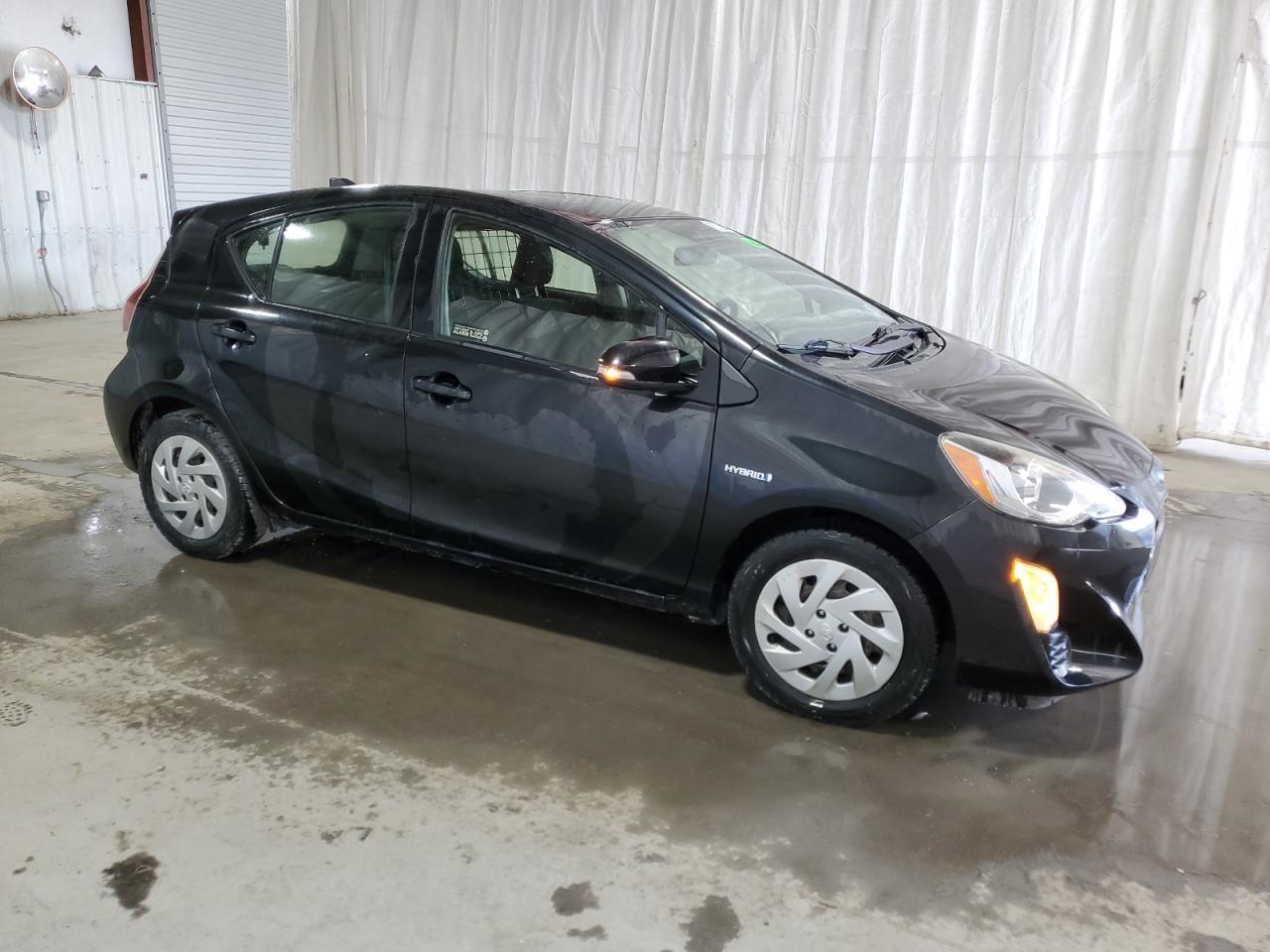 2016 TOYOTA PRIUS C - Фото 4