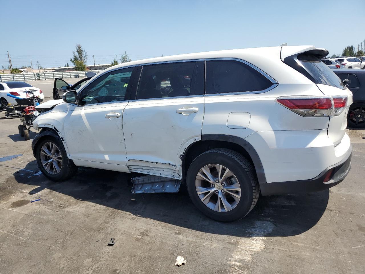 2015 TOYOTA HIGHLANDER - Image 2