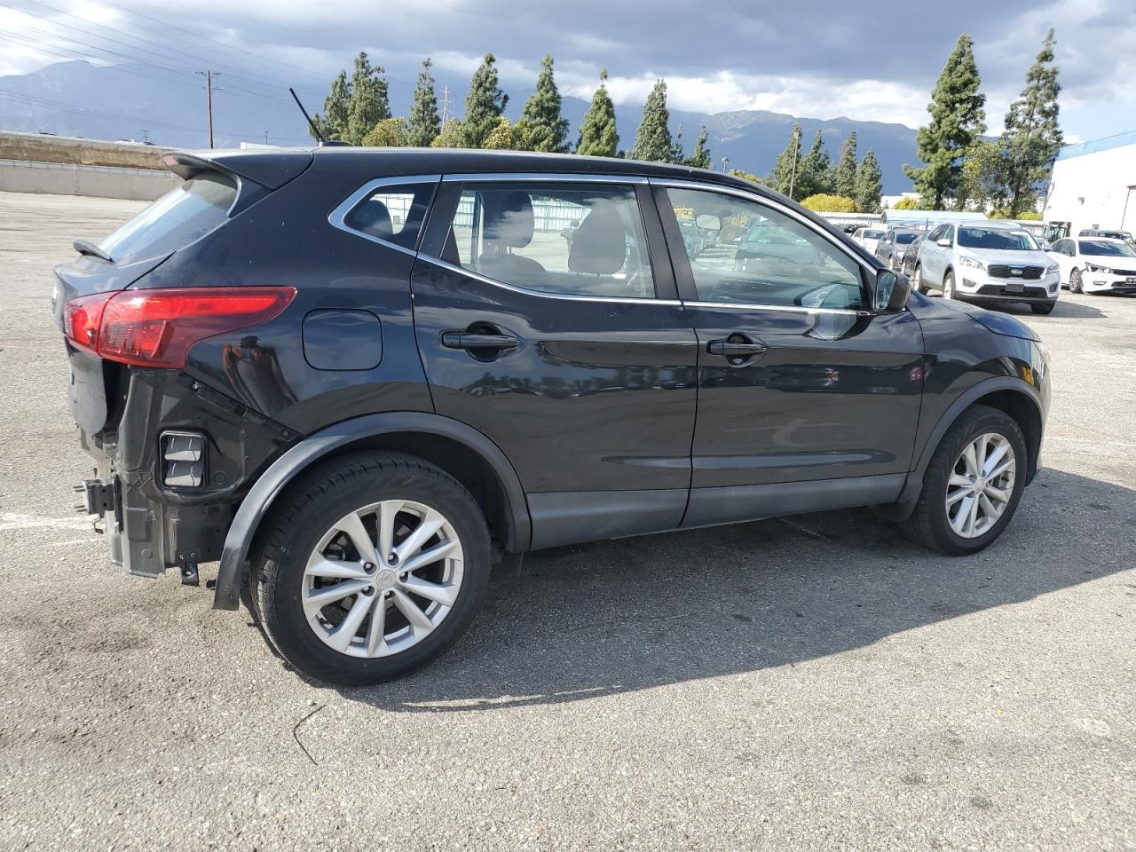 2017 NISSAN ROGUE SPOR - Image 3