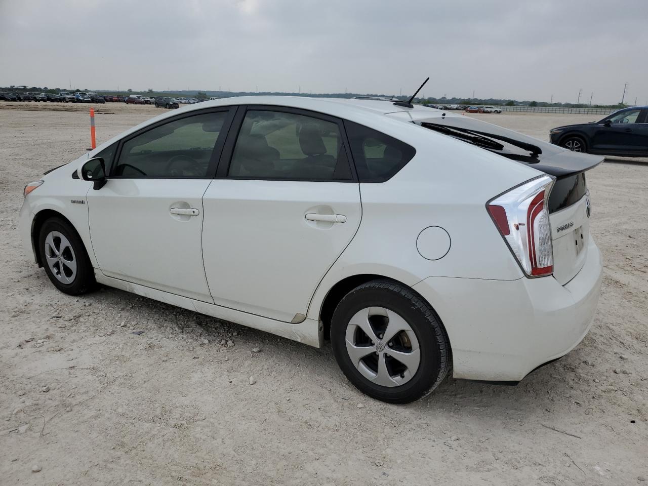 2015 TOYOTA PRIUS - Image 2