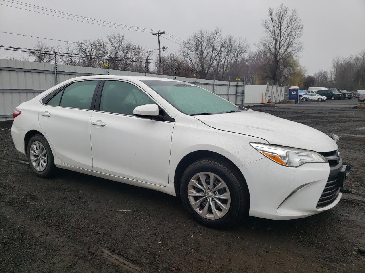 2015 TOYOTA CAMRY LE - Фото 4