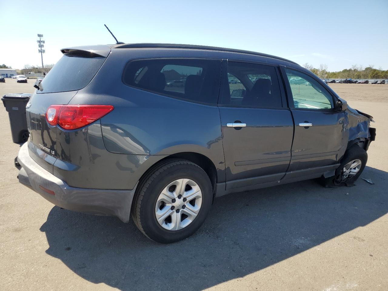 2012 CHEVROLET TRAVERSE L - Image 3