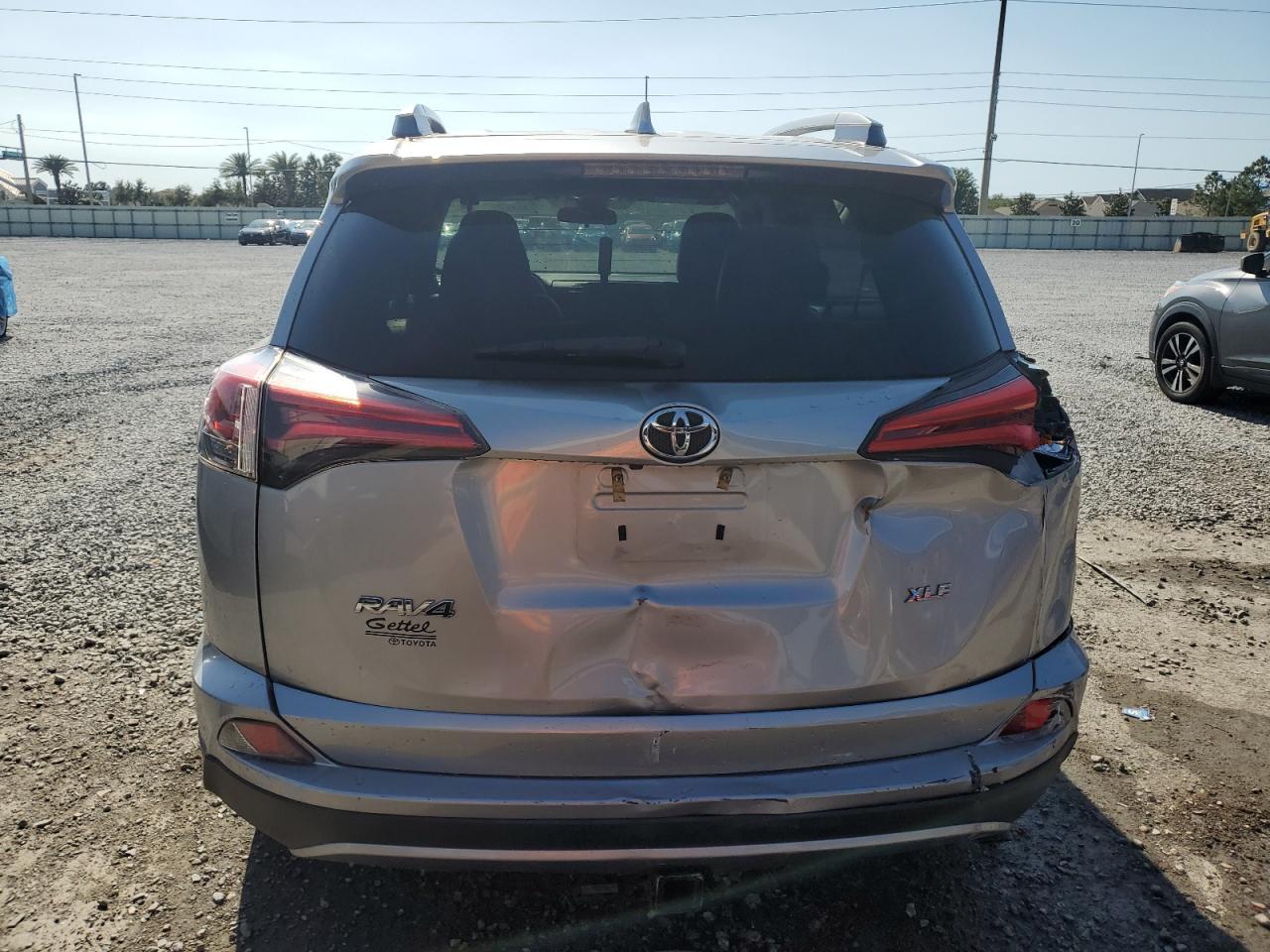 2017 TOYOTA RAV4 XLE - Image 6
