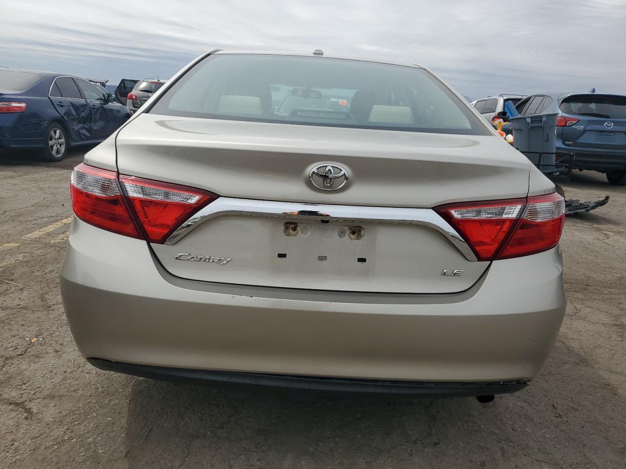2015 TOYOTA CAMRY LE - Фото 6