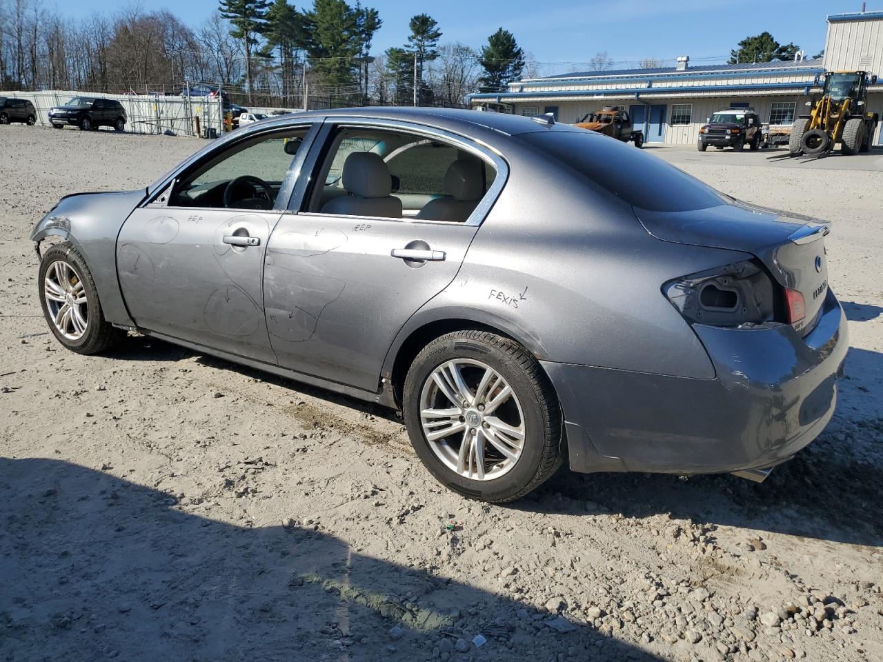 2012 INFINITI G37 - Image 2