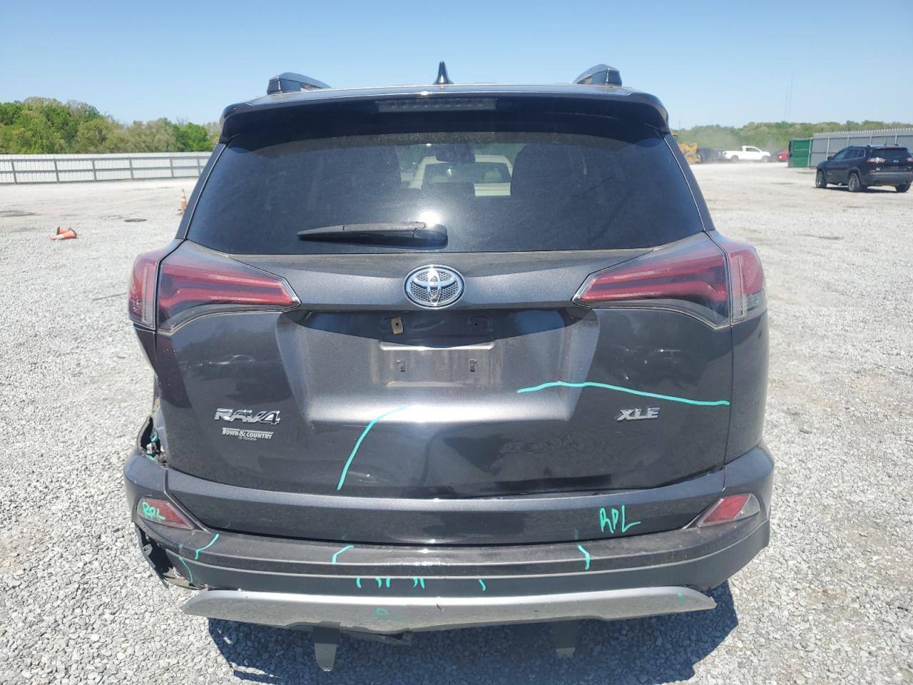 2017 TOYOTA RAV4 XLE - Фото 6