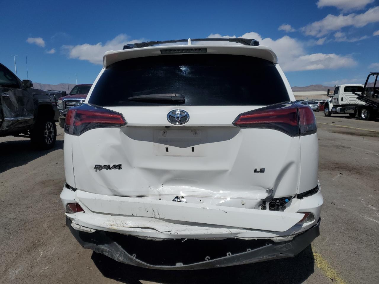 2018 TOYOTA RAV4 LE - Image 6