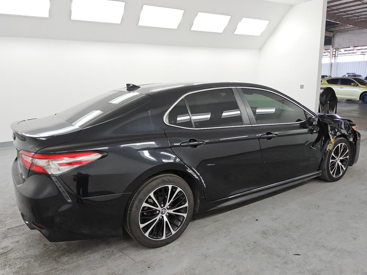 2019 TOYOTA CAMRY L - Image 3