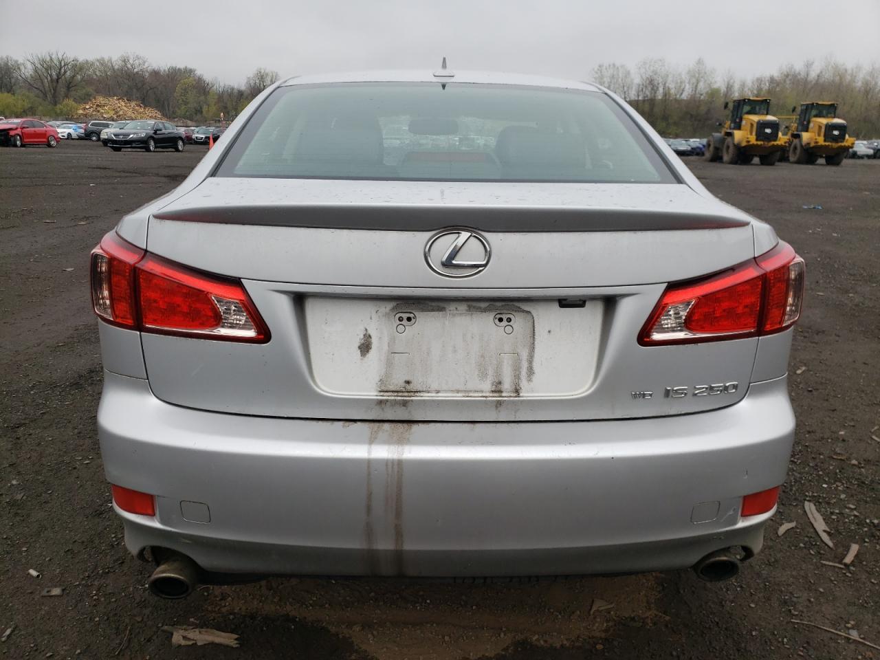 2011 LEXUS IS 250 - Фото 6