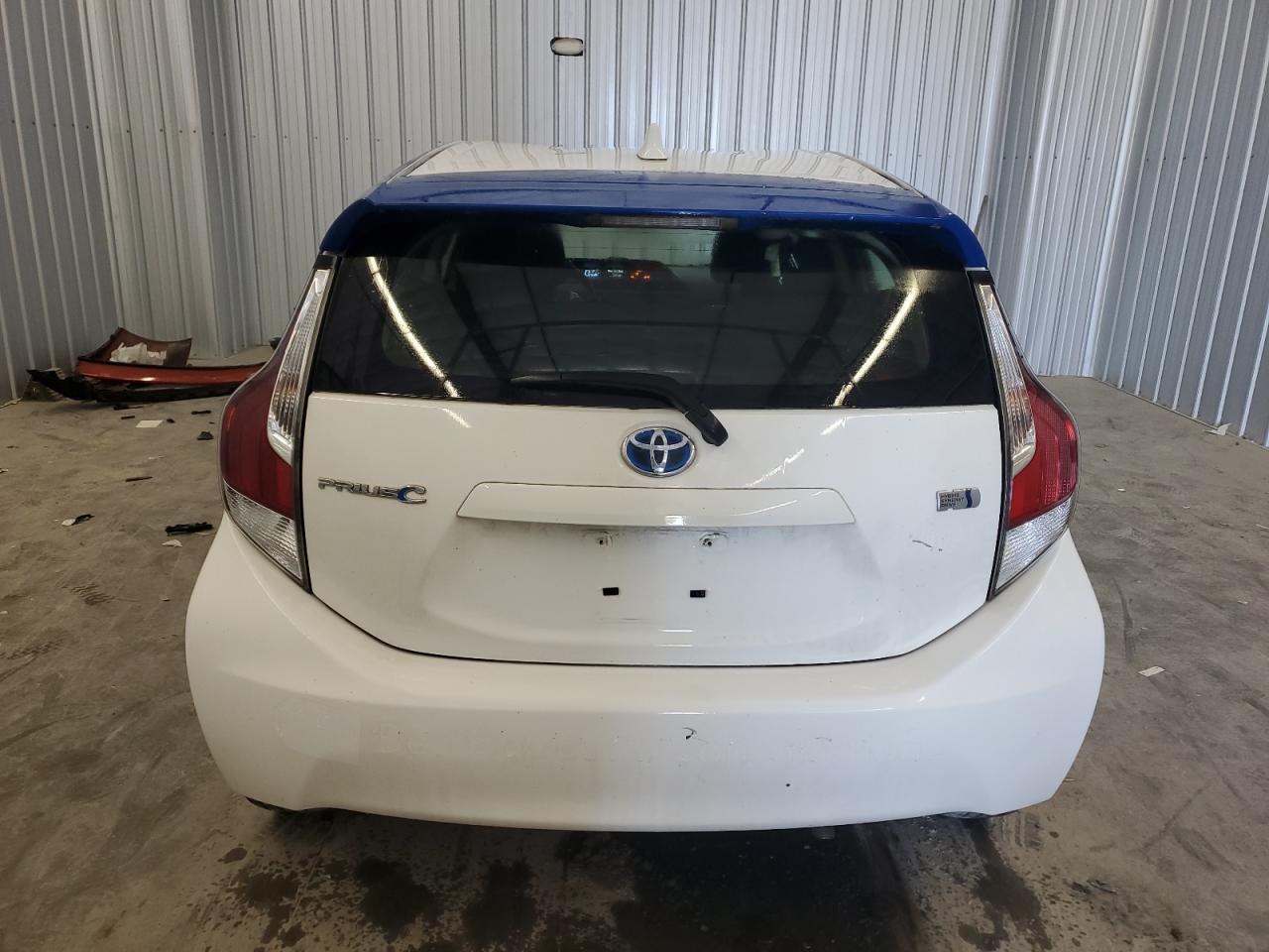 2016 TOYOTA PRIUS C - Image 6
