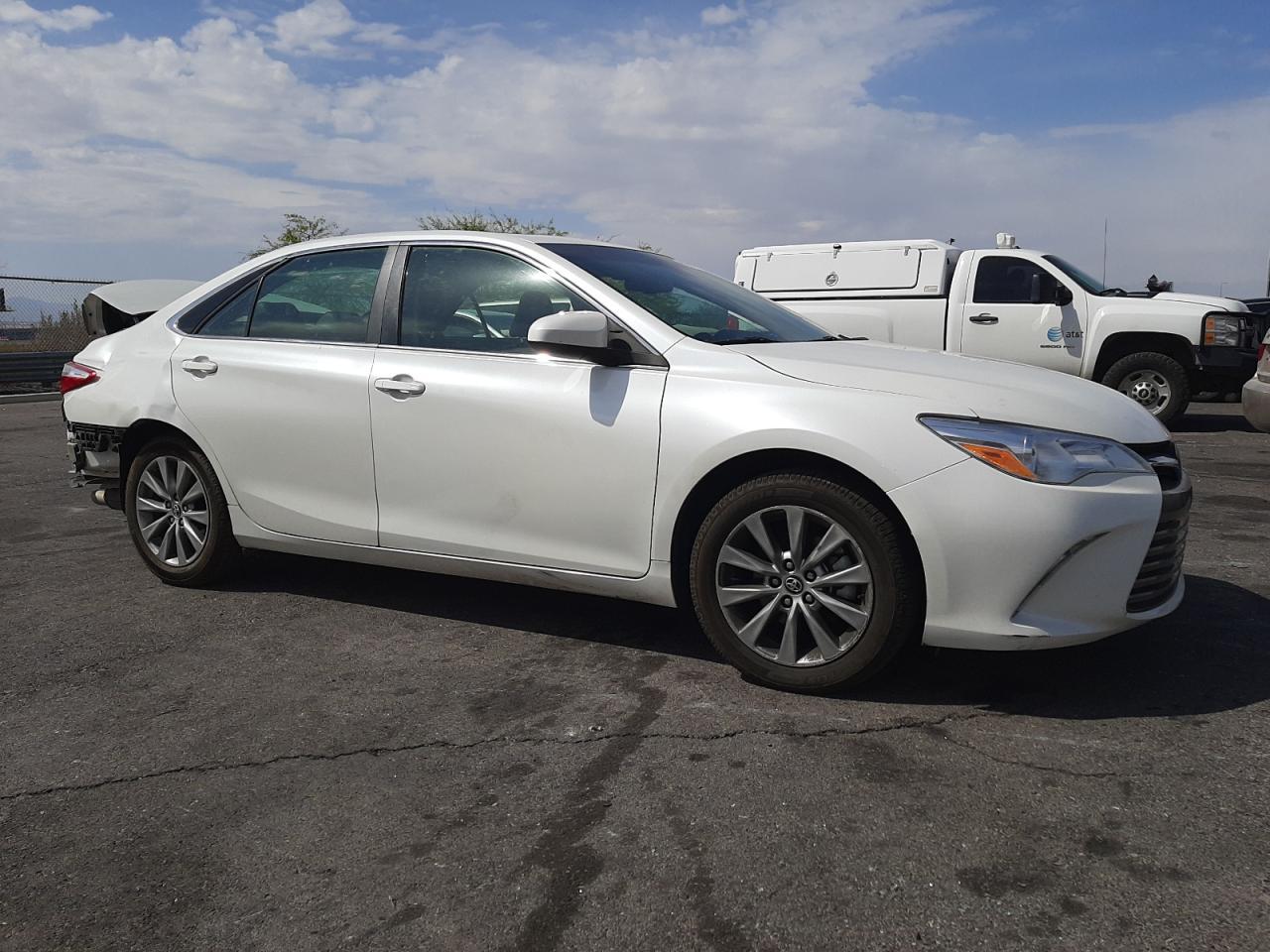 2017 TOYOTA CAMRY LE - Image 4