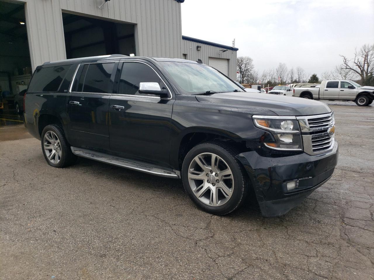 2015 CHEVROLET SUBURBAN C - Фото 4