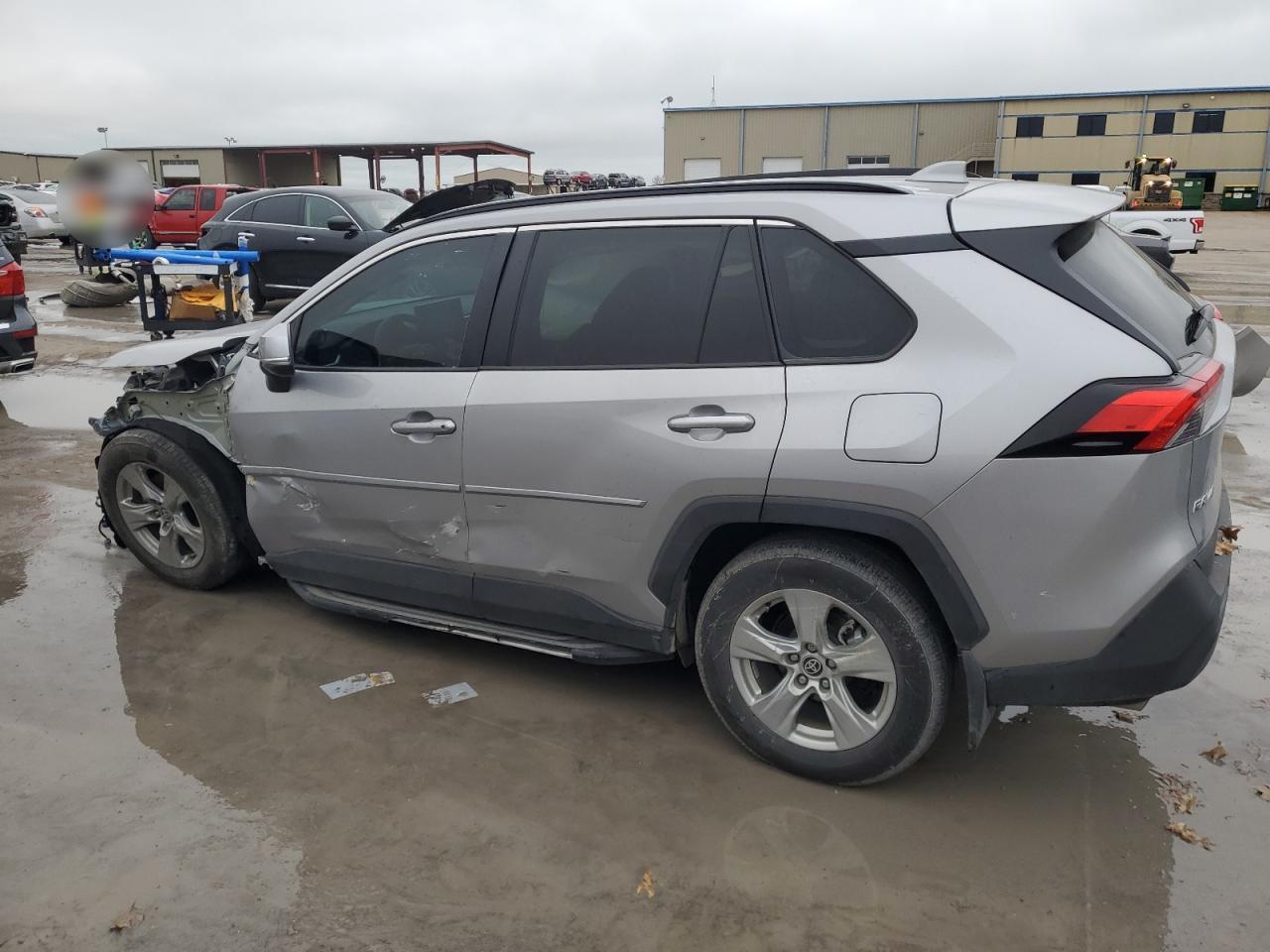2022 TOYOTA RAV4 XLE - Image 2