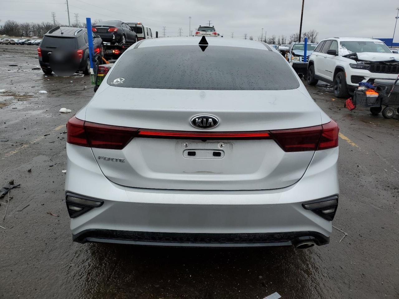 2021 KIA FORTE FE - Image 6