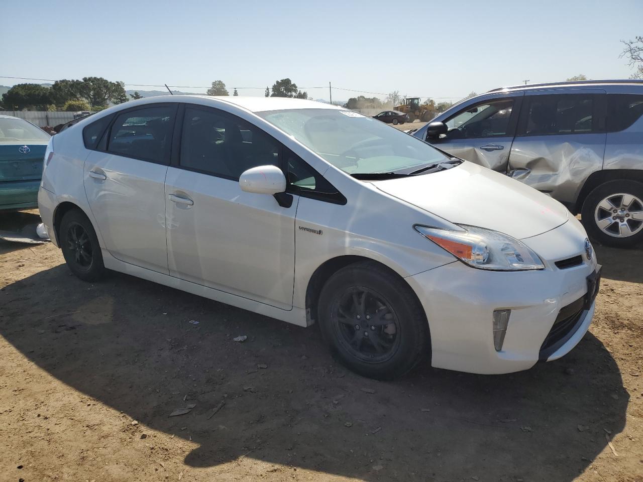 2015 TOYOTA PRIUS - Image 4