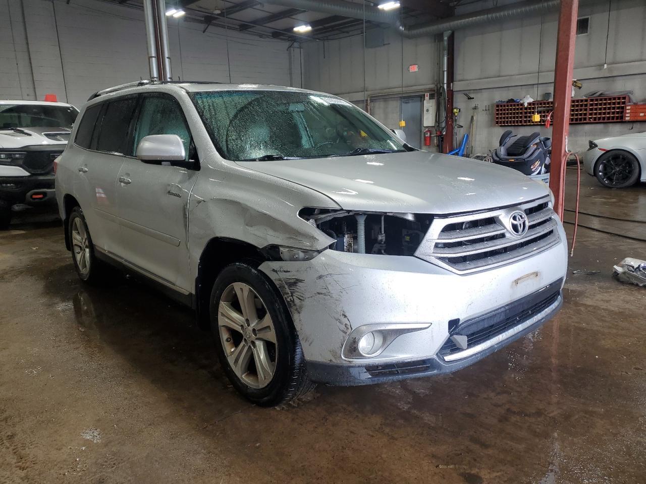 2011 TOYOTA HIGHLANDER - Image 4