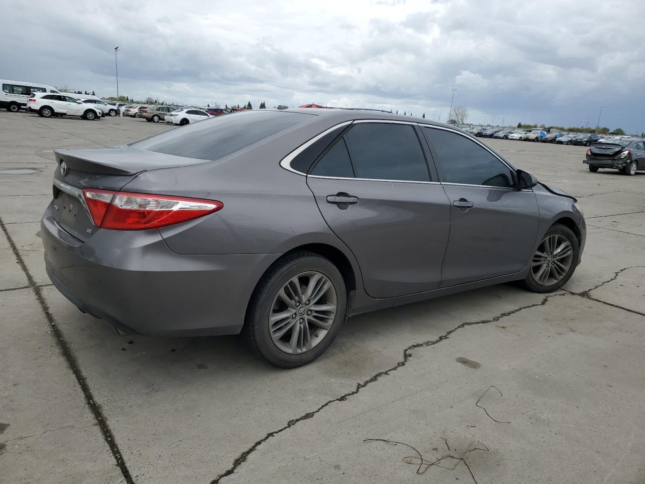 2016 TOYOTA CAMRY LE - Фото 3