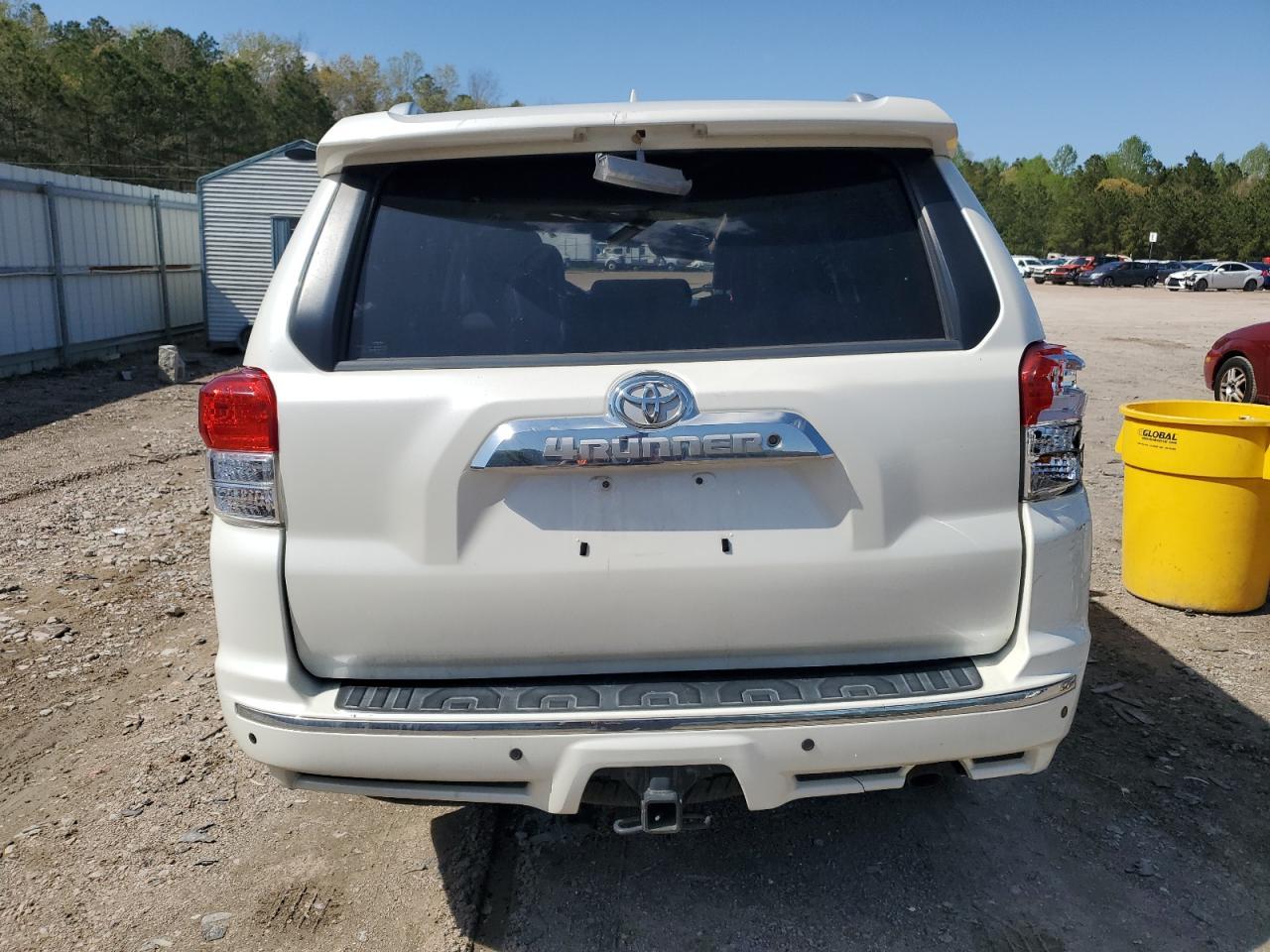 2011 TOYOTA 4RUNNER SR - Image 6