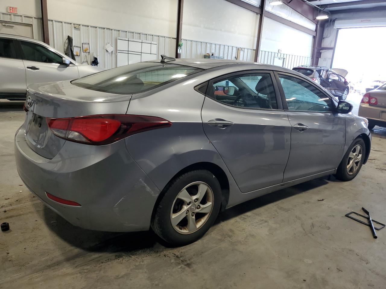 2015 HYUNDAI ELANTRA SE - Image 3