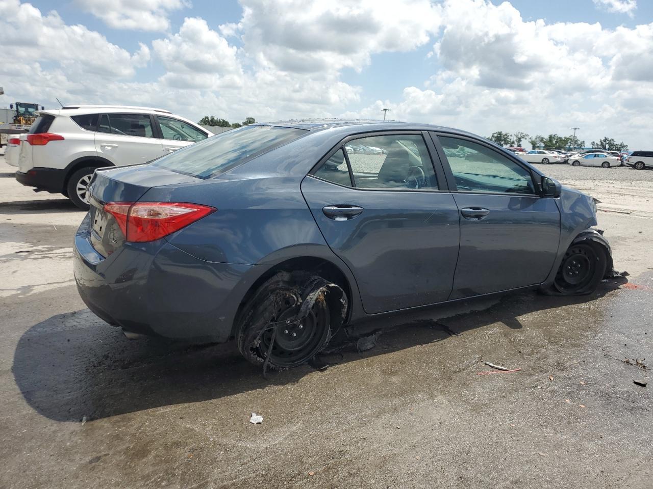 2019 TOYOTA COROLLA L - Image 3