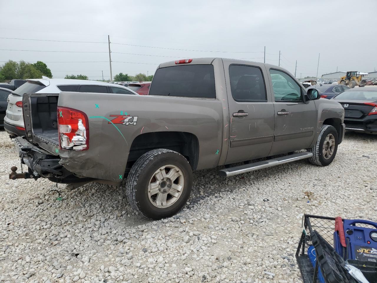 2013 CHEVROLET SILVERADO - Фото 3