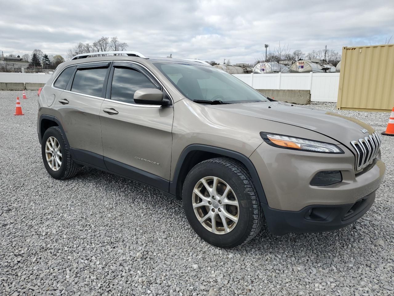 2016 JEEP CHEROKEE L - Image 4