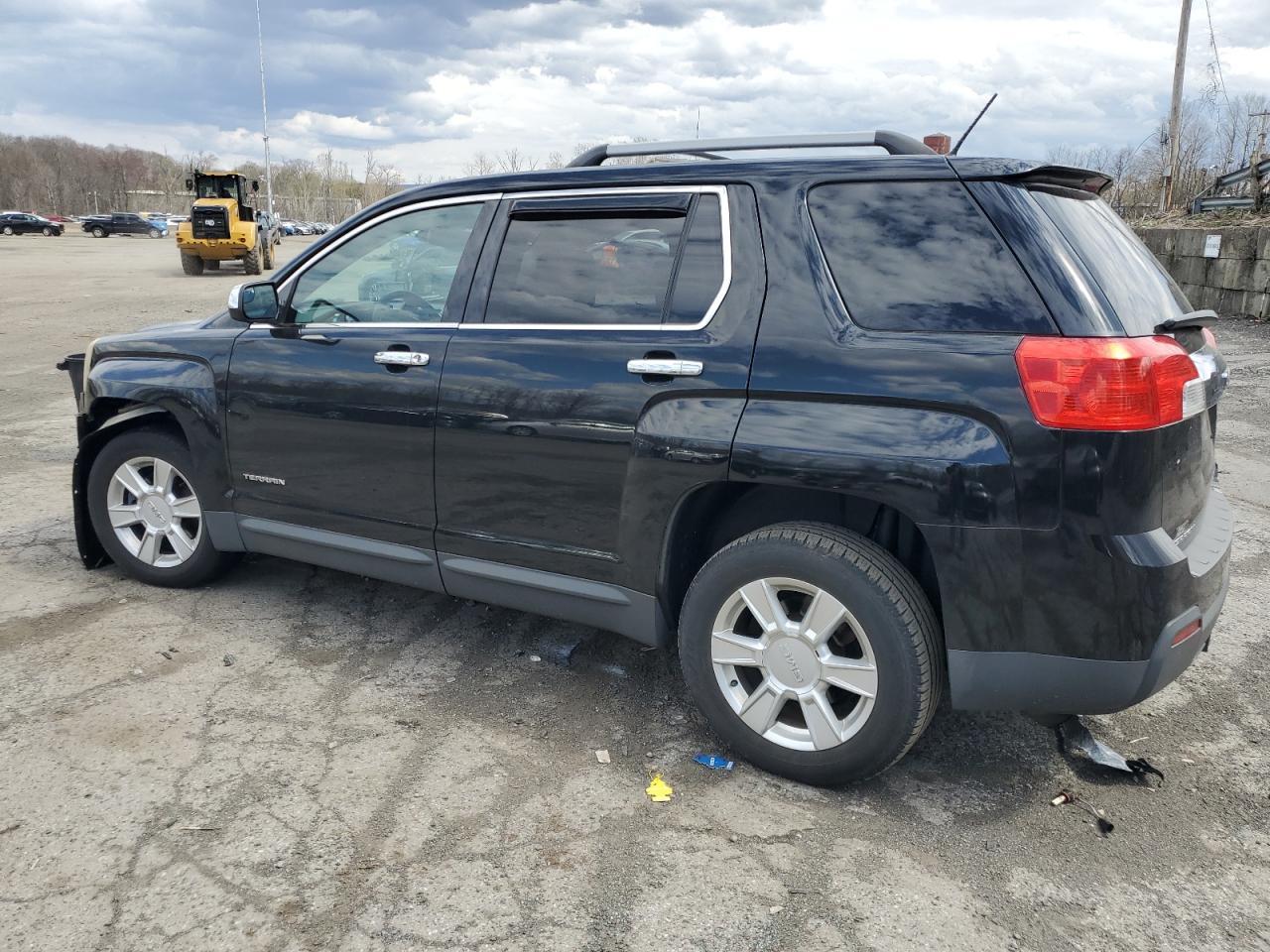 2013 GMC TERRAIN SL - Фото 2