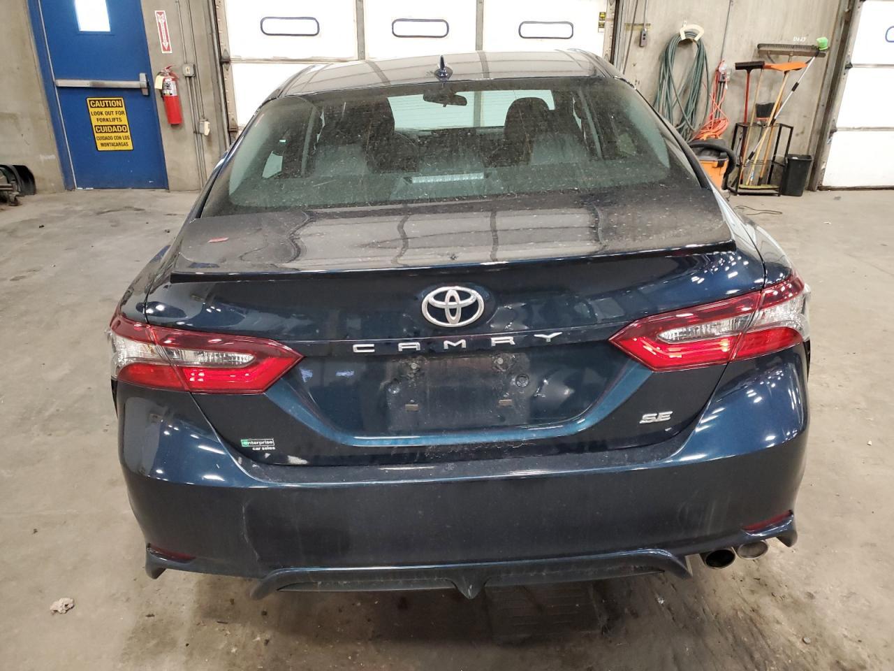 2021 TOYOTA CAMRY SE - Фото 6