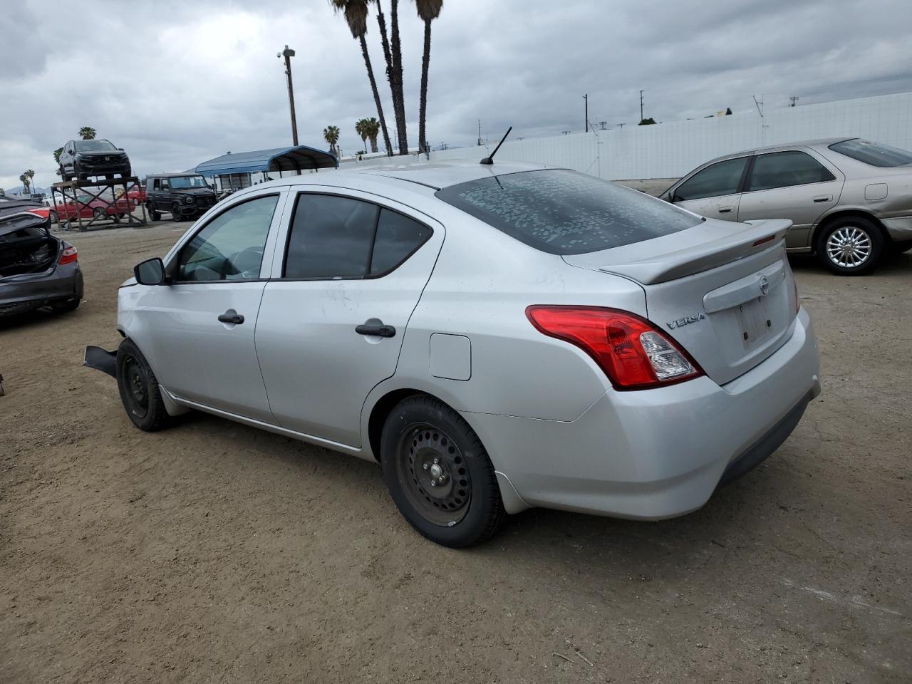 2016 NISSAN VERSA S - Фото 2