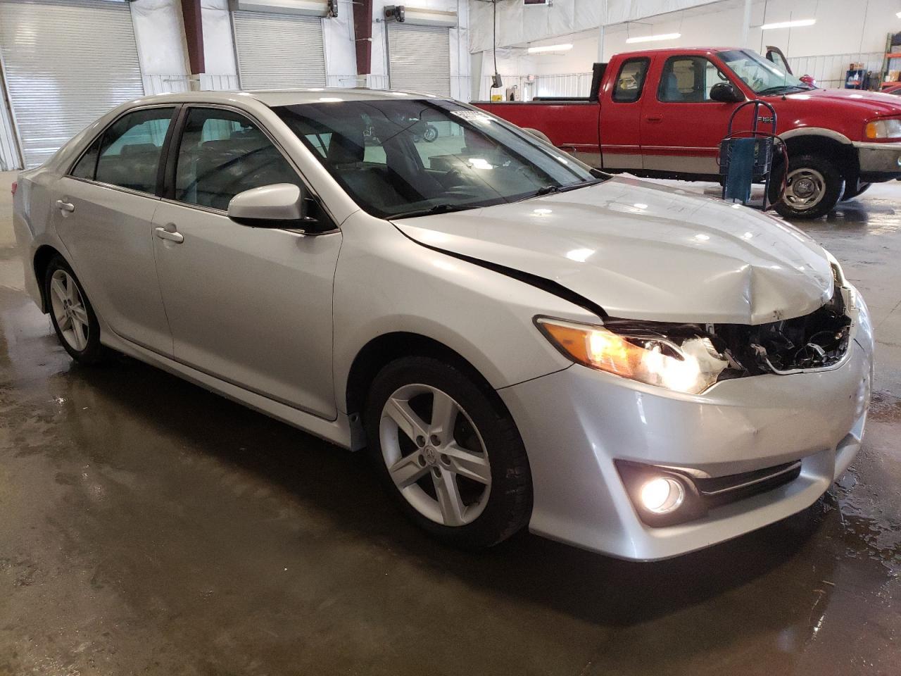 2014 TOYOTA CAMRY L - Image 4