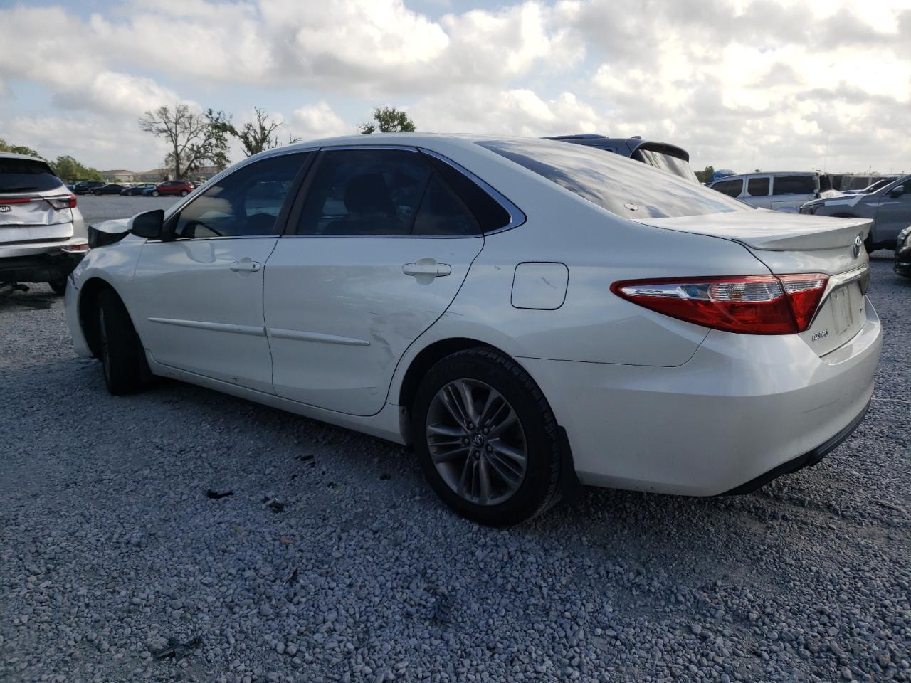 2016 TOYOTA CAMRY LE - Image 2