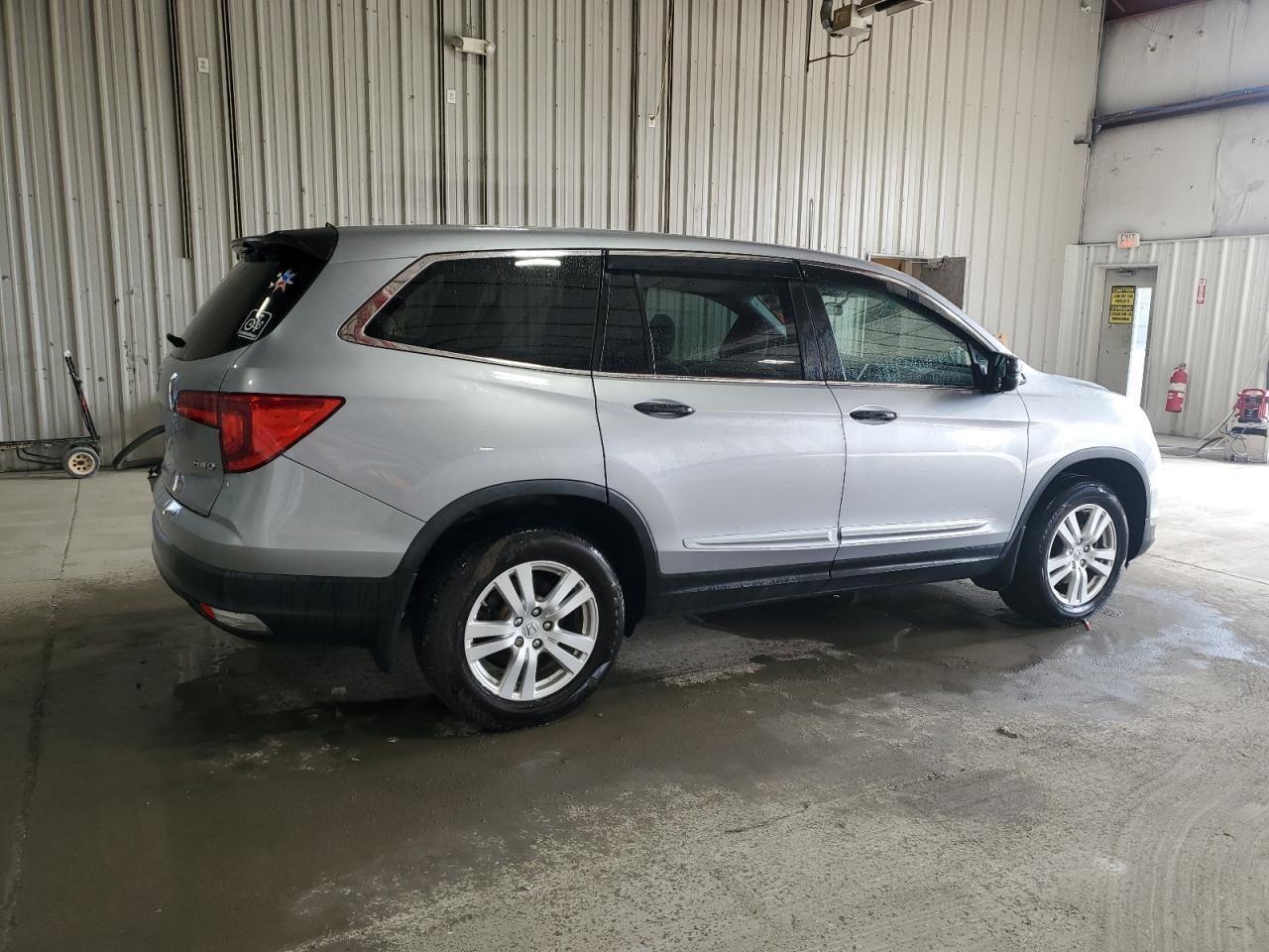 2017 HONDA PILOT LX - Image 3