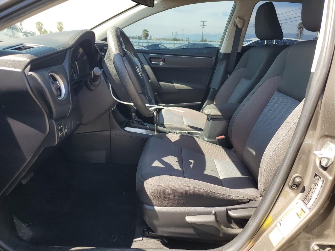 2018 TOYOTA COROLLA L - Фото 7