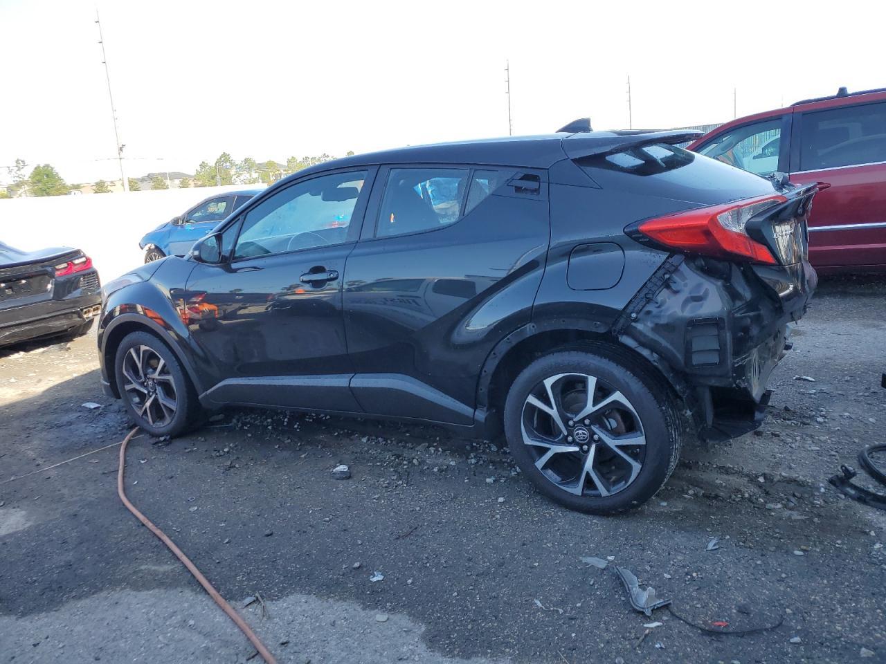 2018 TOYOTA C-HR XLE - Image 2