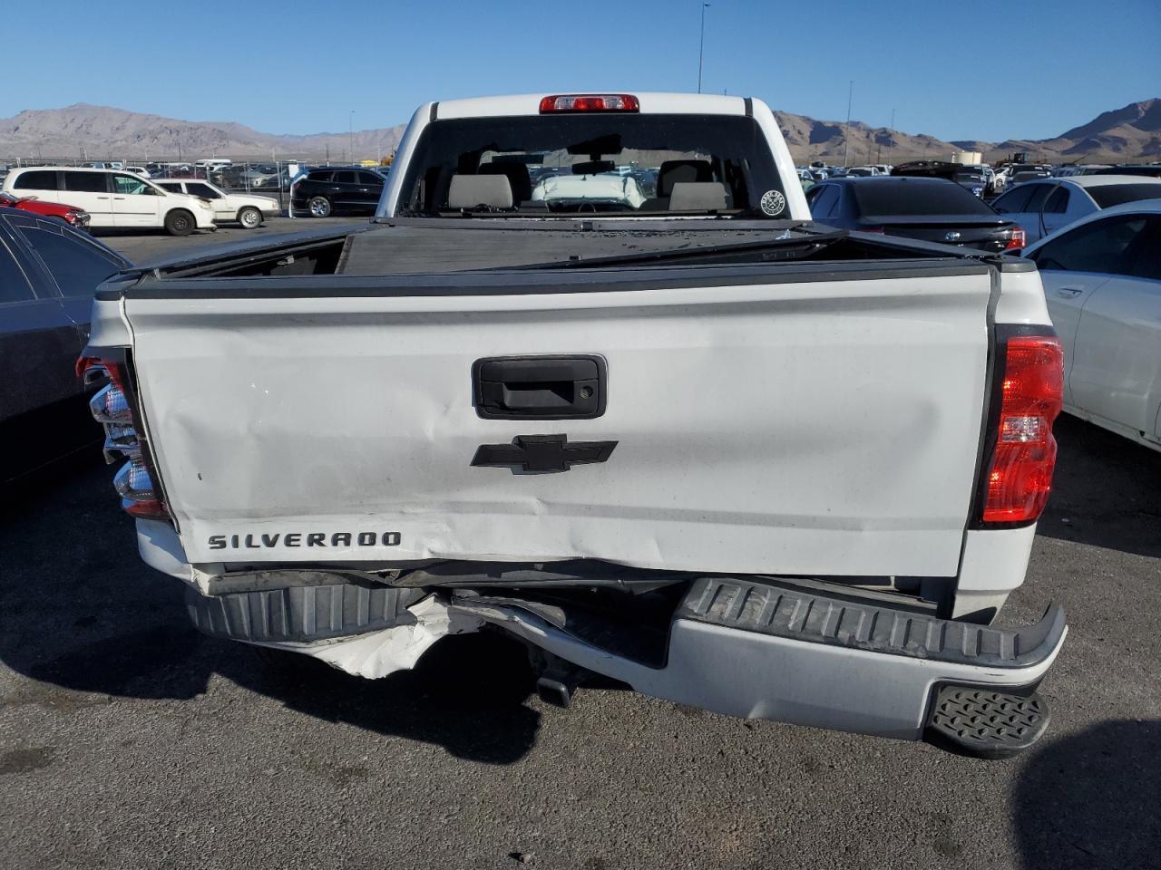 2017 CHEVROLET SILVERADO - Image 6