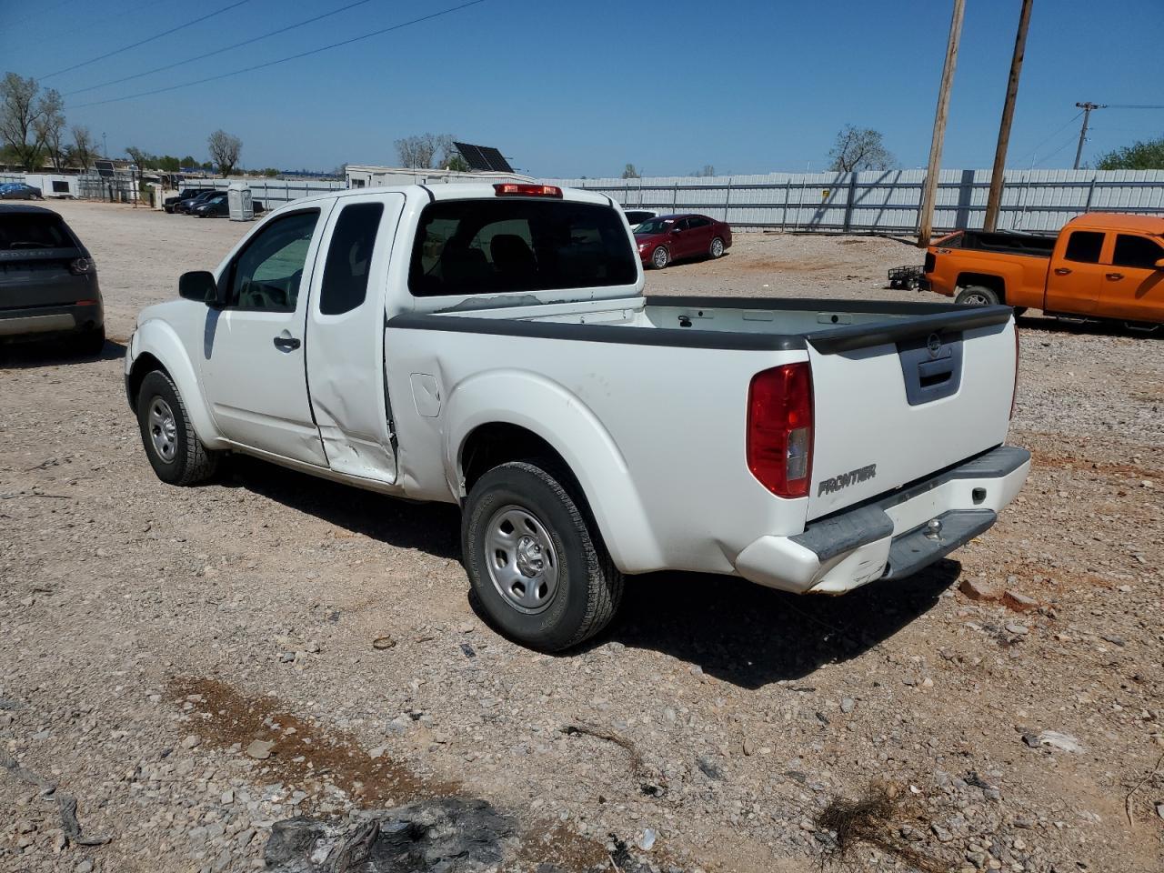2017 NISSAN FRONTIER S - Фото 2