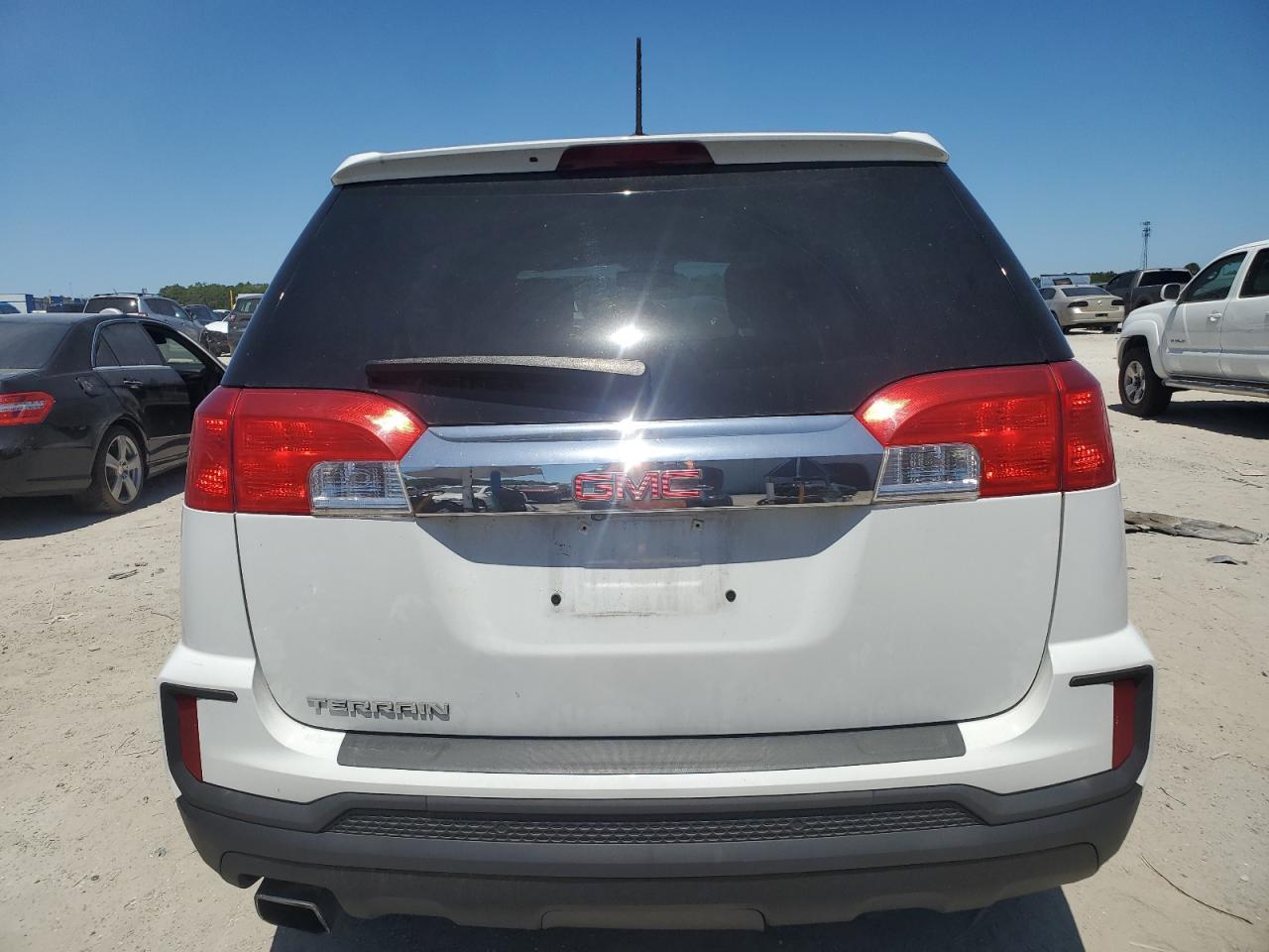 2016 GMC TERRAIN SL - Image 6