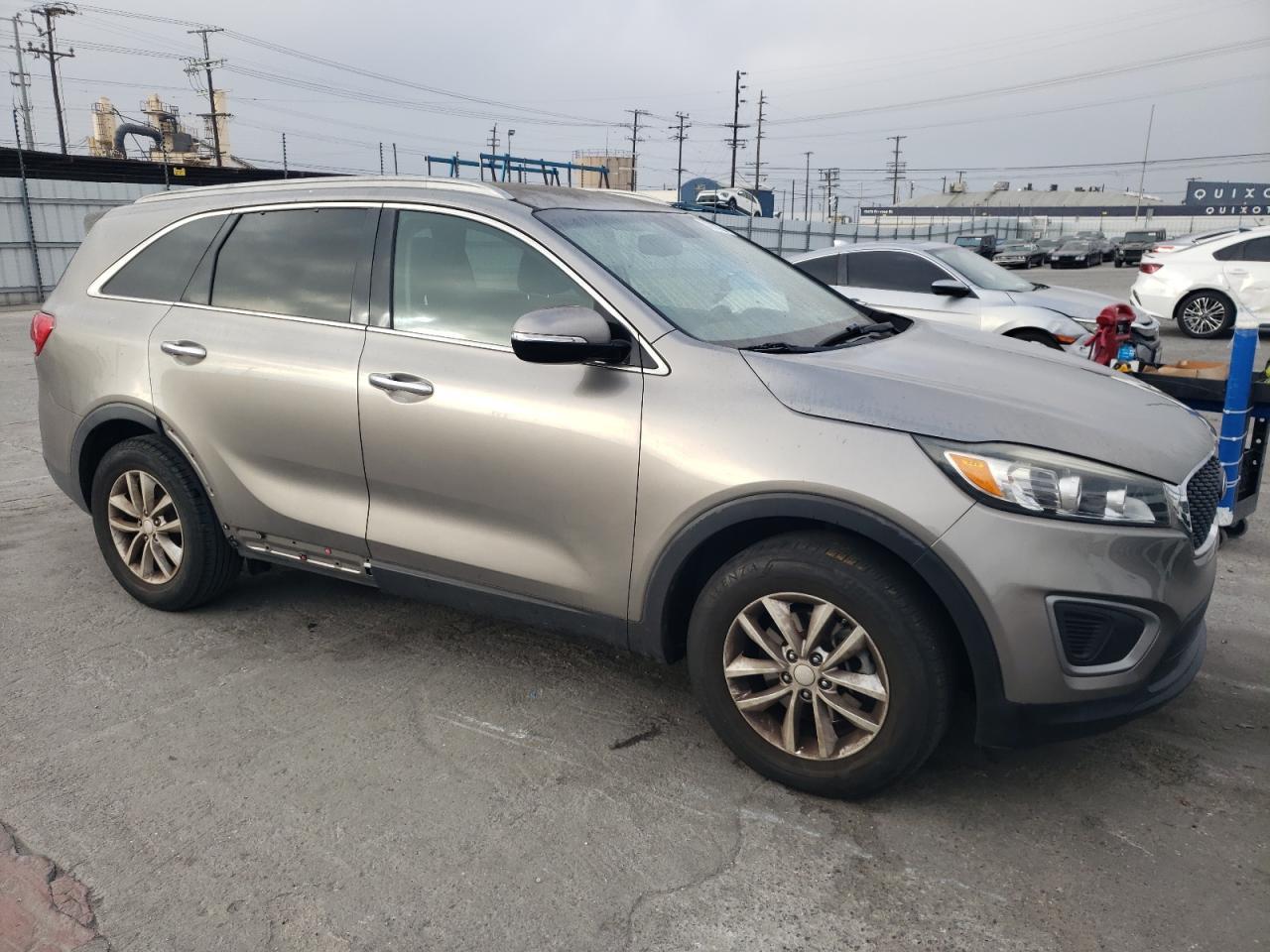 2016 KIA SORENTO LX - Image 4